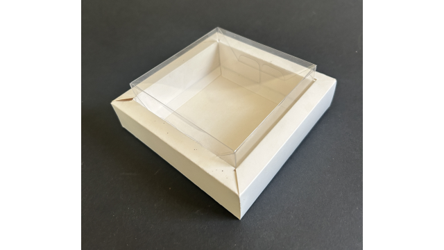 Картонна коробка з пластиковою кришкою 100×100×30